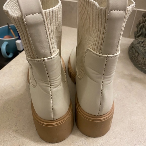 Qupid Cream Ankle Boots with Tan Soles 7 - Picture 6 of 6